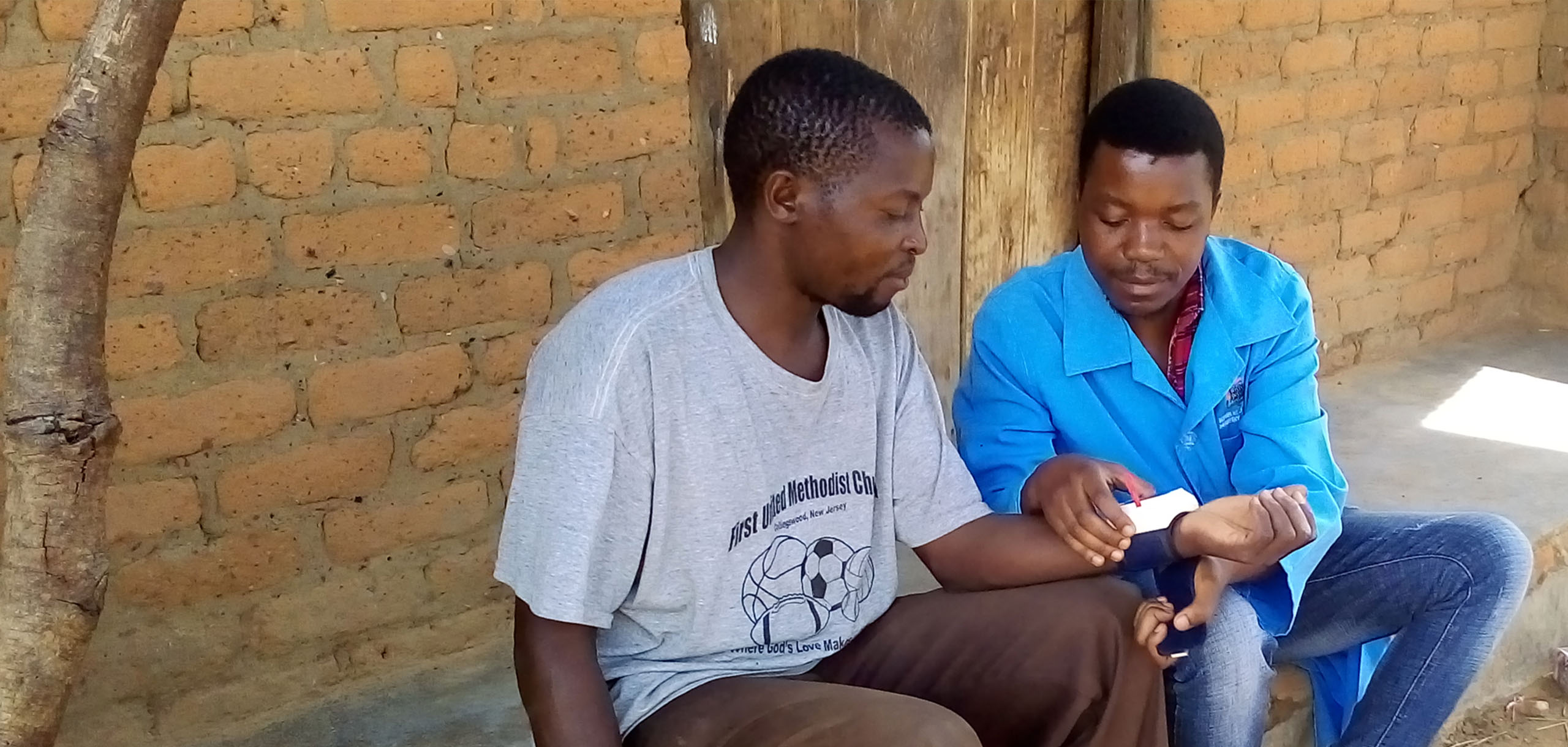 Zimbabwe health workers receive PPE from donors