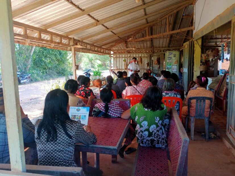 Village Health Support Group workers receive training on clean cooking practices